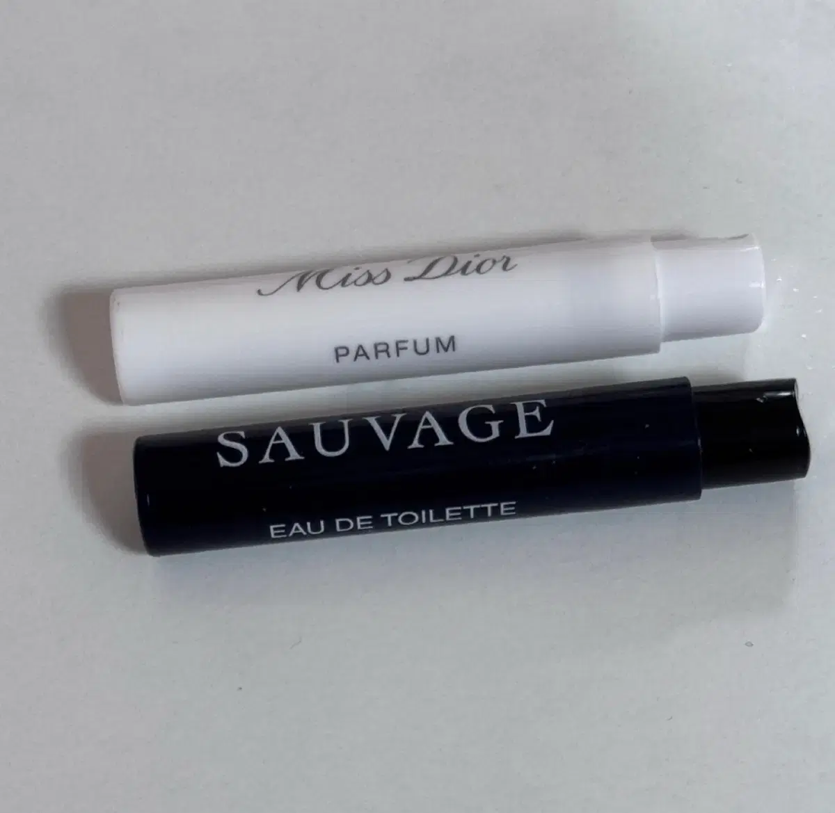 디올 미니 향수 Miss Dior, SAUVAGE (1ml)